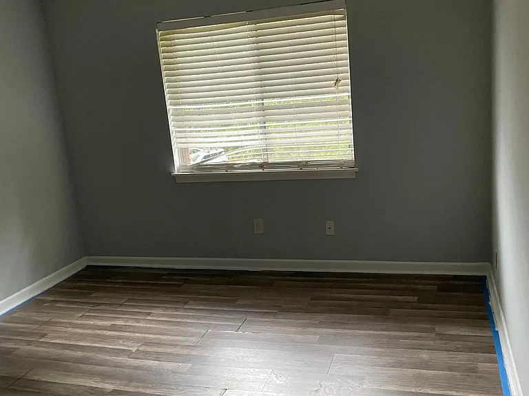 Camelot Dr — Photo 10