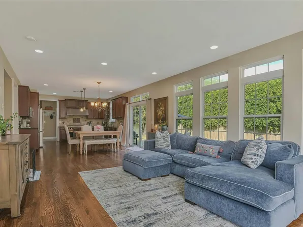 14 Birch Road, Kings Park, NY 11754