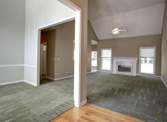 4th image of 221 Allison Dr
