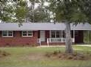 315 S Bennett St, Burgaw, NC 28425