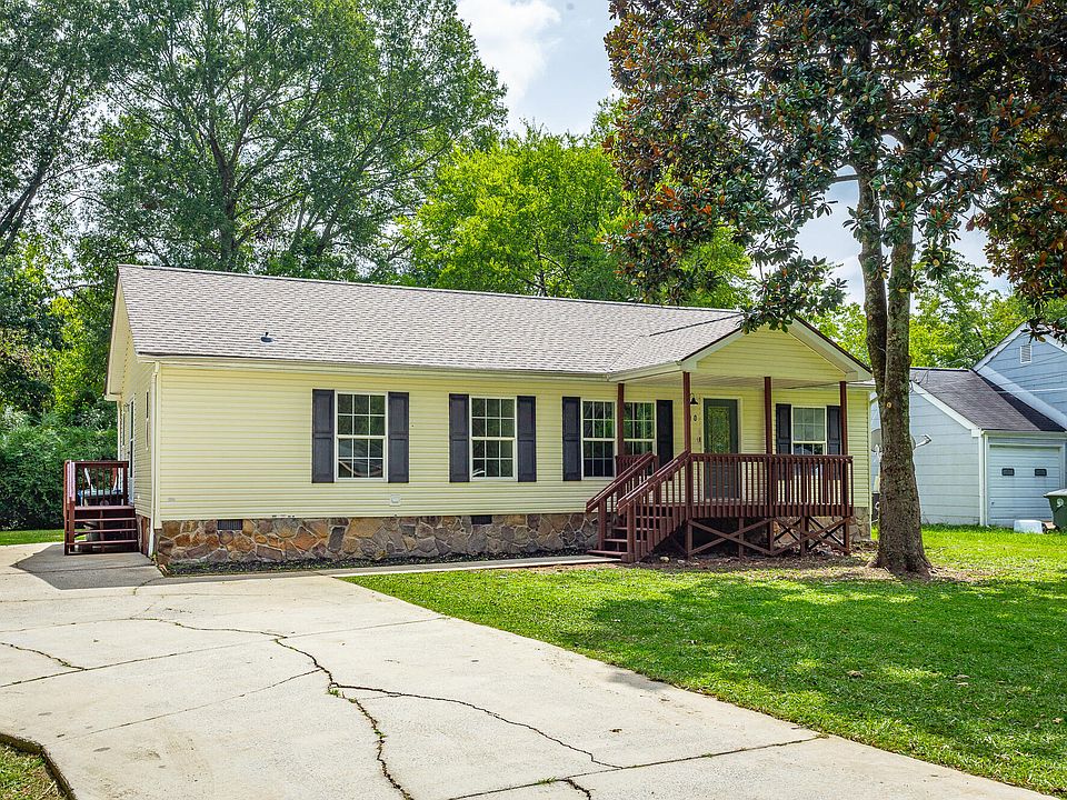 1st image of 210 N Lovell Ave