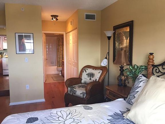 5th image of 651 Okeechobee Blvd APT 903