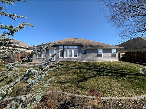 4th image of 618 Oakmont Dr