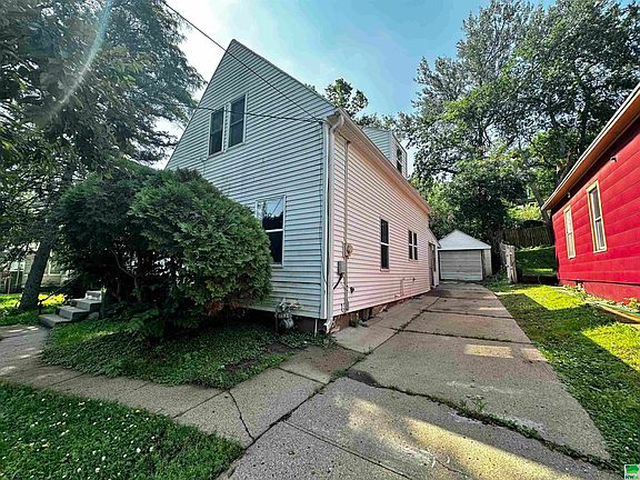 3rd image of 1218 22nd St