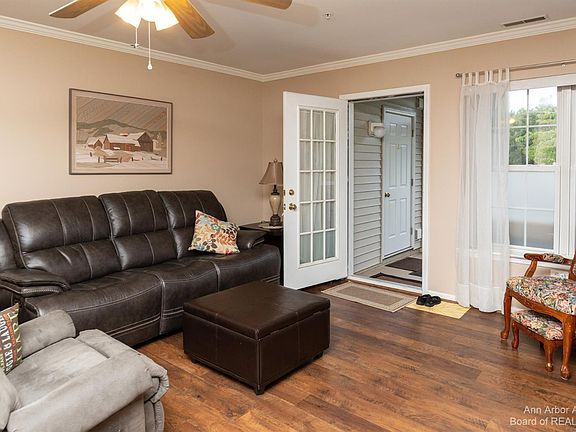 4th image of 1054 Joyce Ln