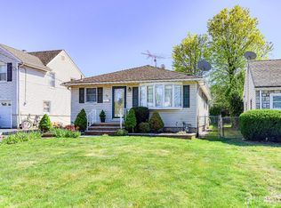 79 S Hill Rd, Colonia, NJ 07067