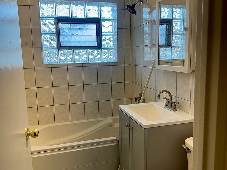 427 S Euclid Ave #H — Photo 6