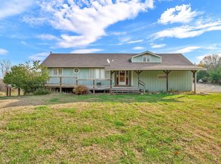 10600 74th St, Oskaloosa, KS 66066
