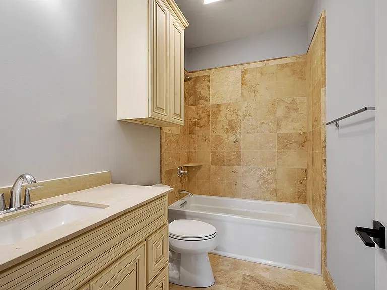 2919 Gravier St #202 — Photo 3