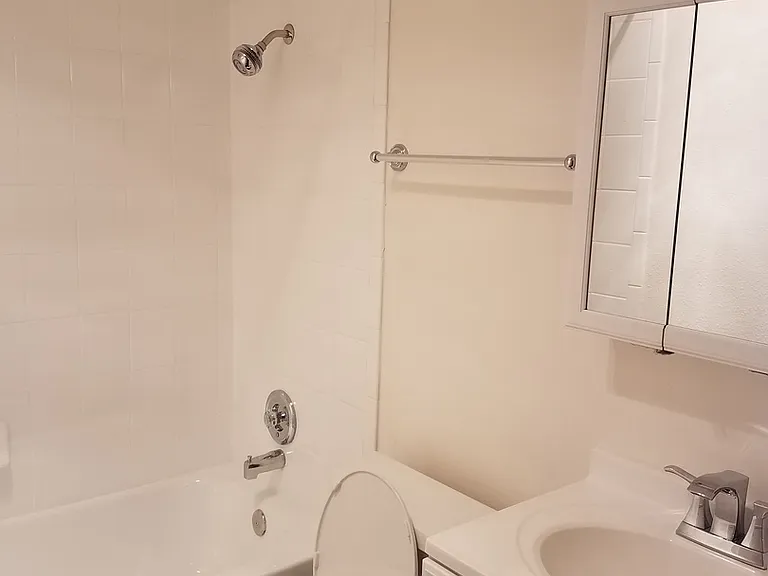 Nightingale Apartments — Photo 11