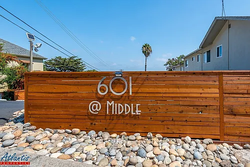 601 Middle Rd Photo 1