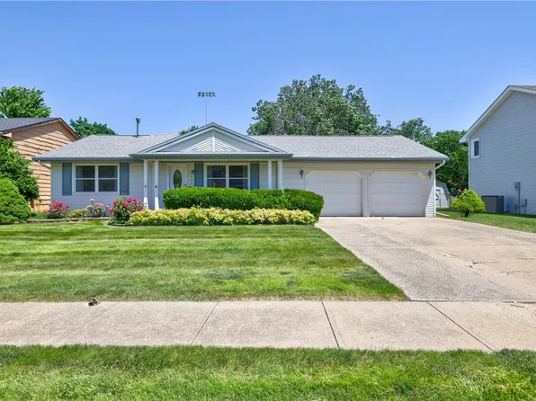 805 NE Park St, Grimes, IA 50111