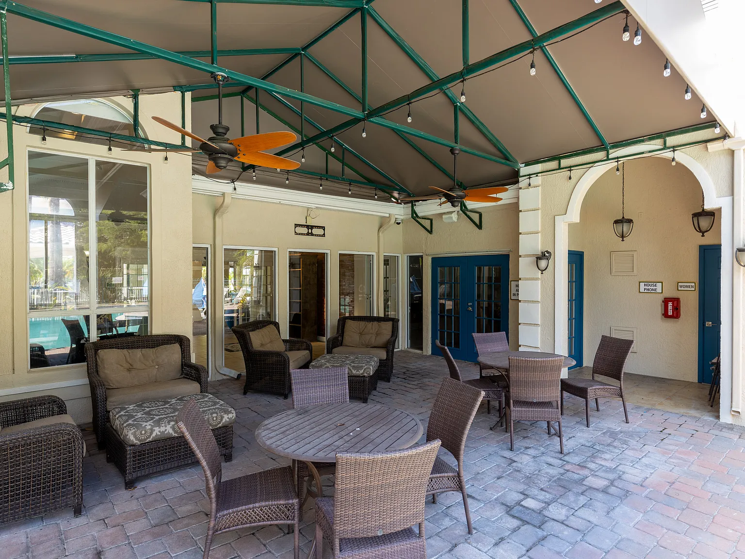 Saratoga Resort Villa Apartments — Photo 3