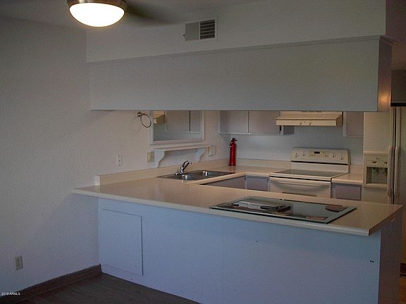 4th image of 455 N Tegner St Unit 11