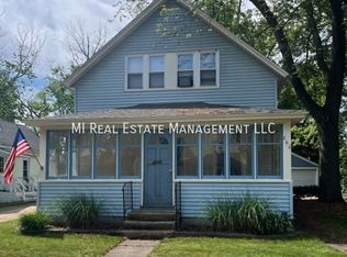 260 1/2 E 14th St, Holland, MI 49423