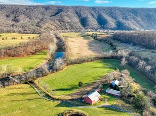 1410 Riverview Dr, Toms Brook, VA 22660