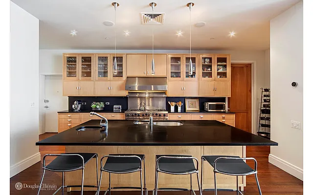 Sold by Douglas Elliman | media 4