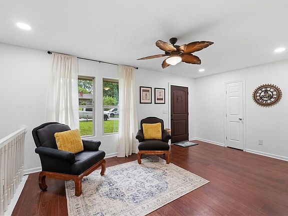 3rd image of 2526 S Queen Ridge Dr