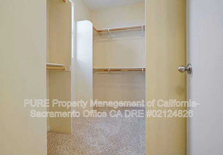 11091 International Dr — Photo 22