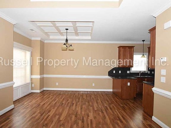 5th image of 2121A Remington Ct