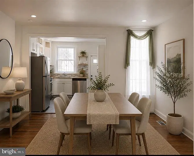 3 bed, 1.0 bath, 882 sqft, $1,675 — Photo 4