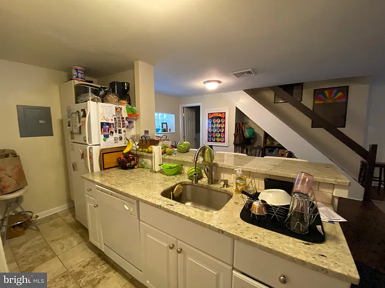 443 Fairmount Ave #A — Photo 3
