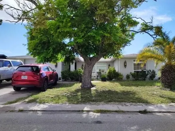 9501 Mark Twain Ln, Port Richey, FL 34668