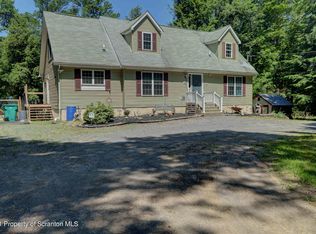 60 Laurel Woods Cir, Albrightsville, PA 18210