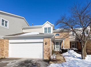 994 N Cove Dr #D, Palatine, IL 60067