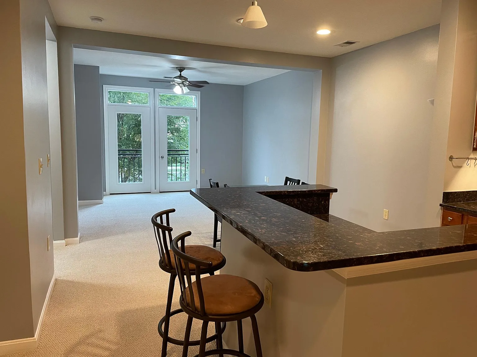 1 bed, 806 sqft, $2,200 — Photo 4