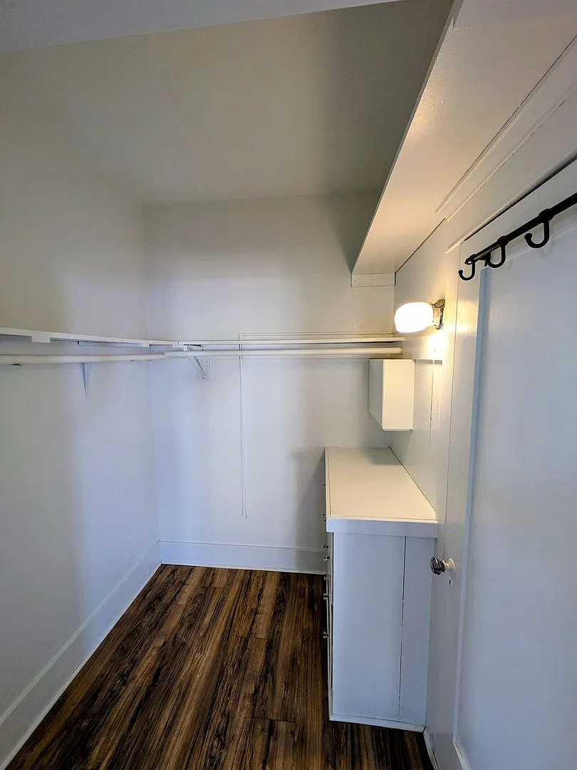 3522 East Broadway — Photo 4