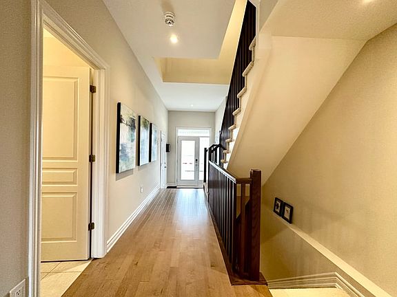 2nd image of 527 Markdale Ter