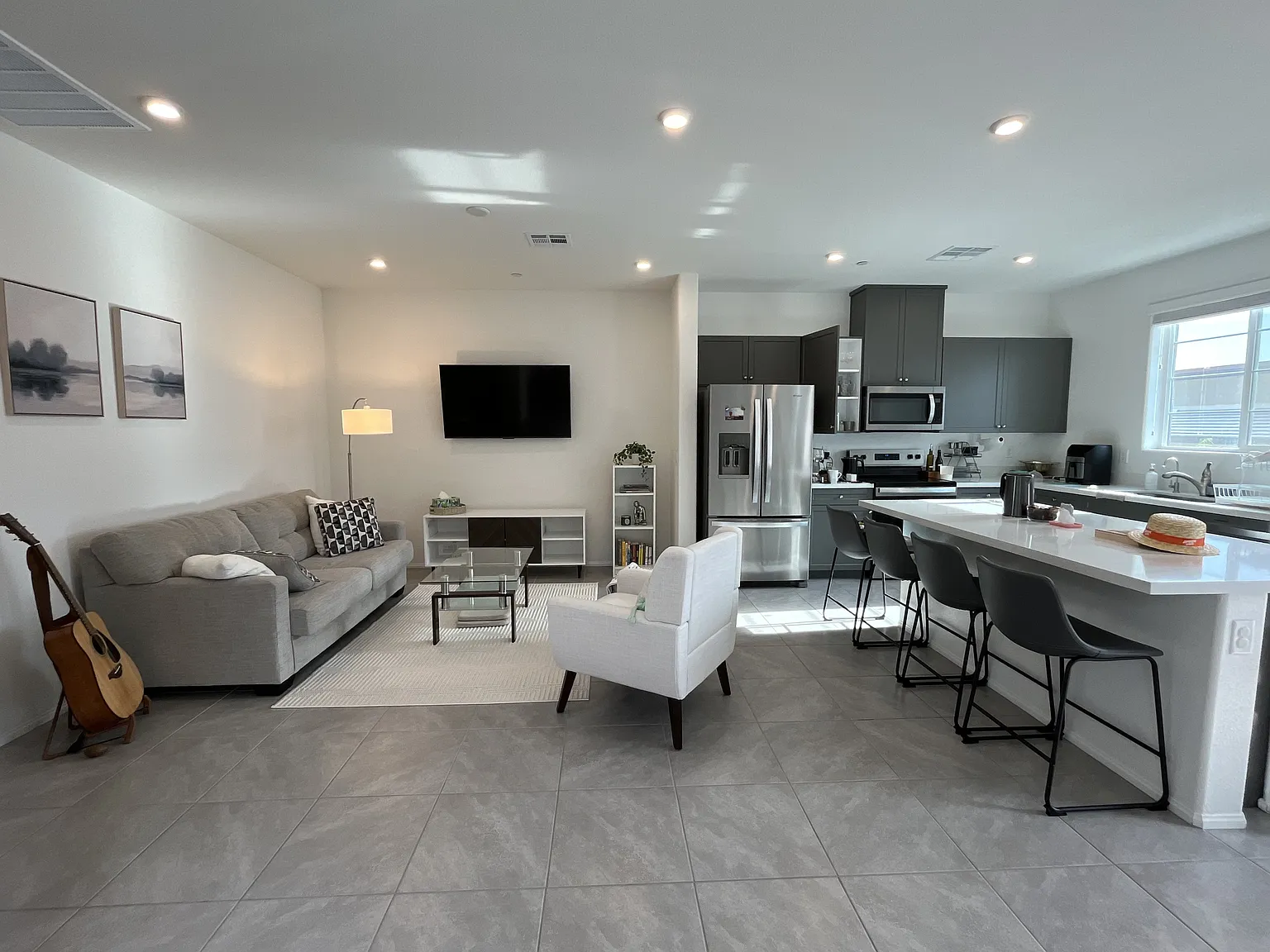 3 bed, 1269 sqft, $3,000 — Photo 2