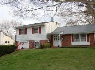 12 School Ln, Willow Grove, PA 19090