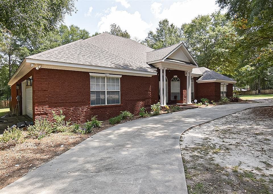 2nd image of 200 Pebble Creek Ln