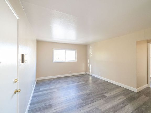 2nd image of 200 E 15th St #220-3