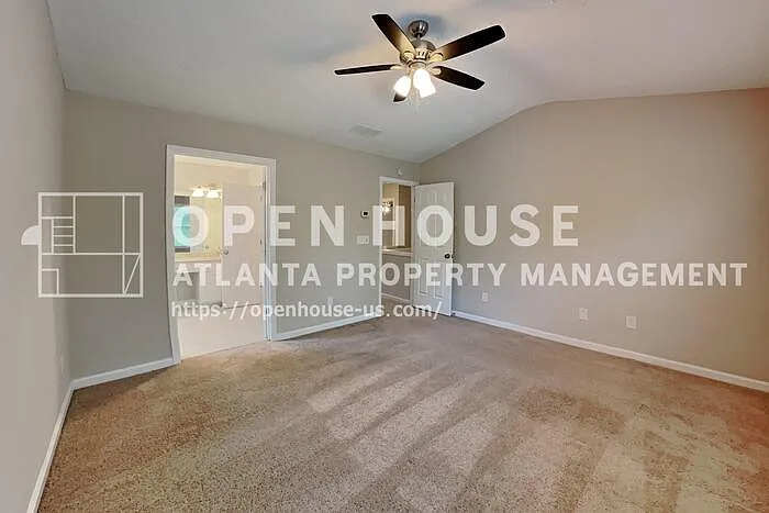 596 Lullingstone Dr SE — Photo 11