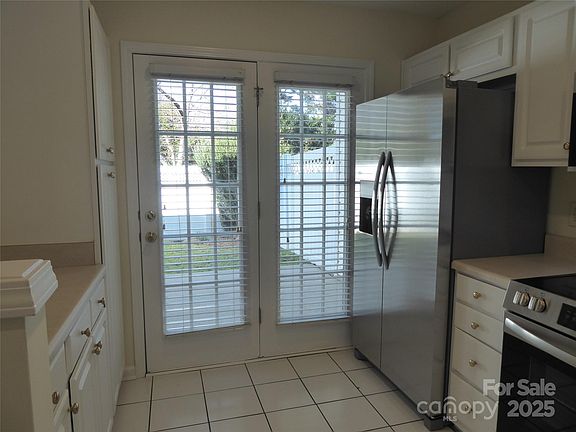 3rd image of 8620 Robinson Forest Dr
