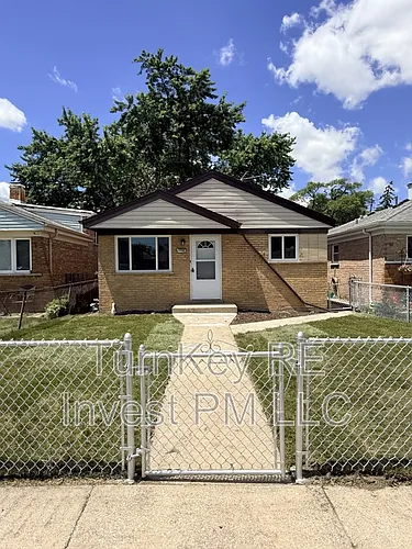 7732 S Lotus Ave Photo 1