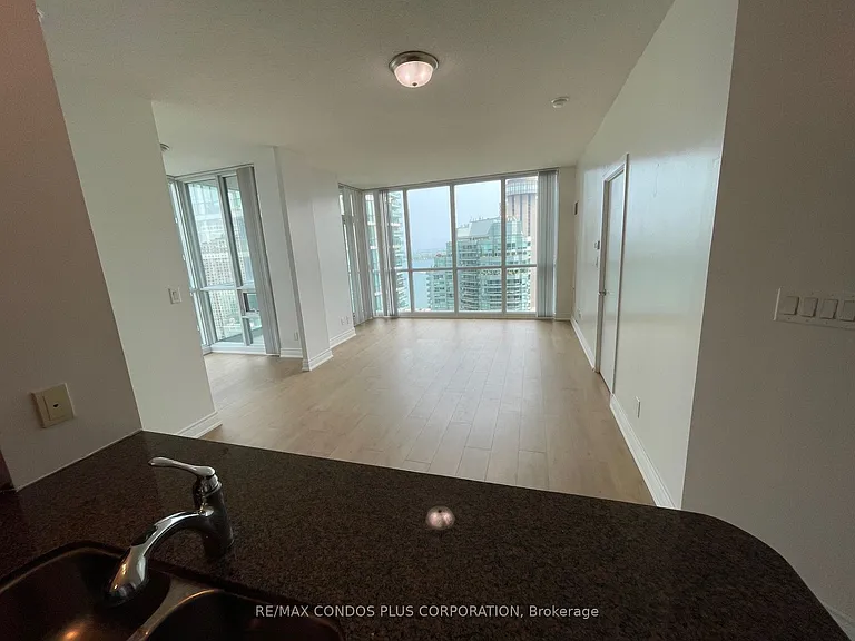 18 Harbour St #2508 — Photo 5