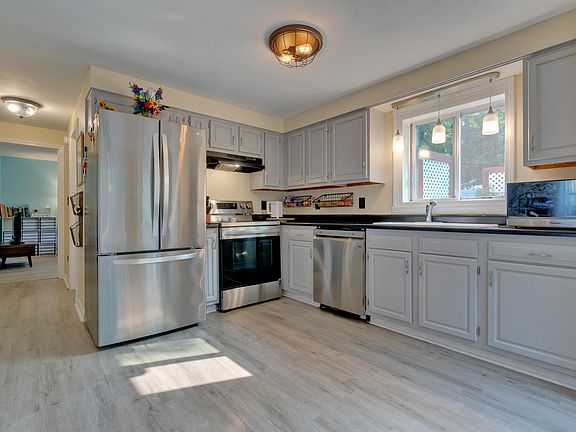 3rd image of 7 Indian Lane