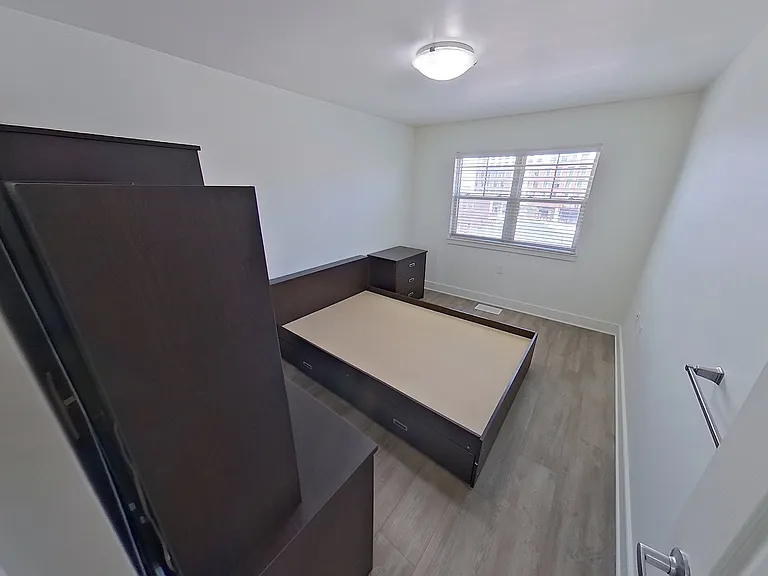 464 Frontenac St #16 — Photo 24