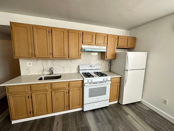 3rd image of 35 Darnell Ln #B