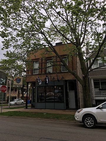 2nd image of 1817 W Wellington Ave