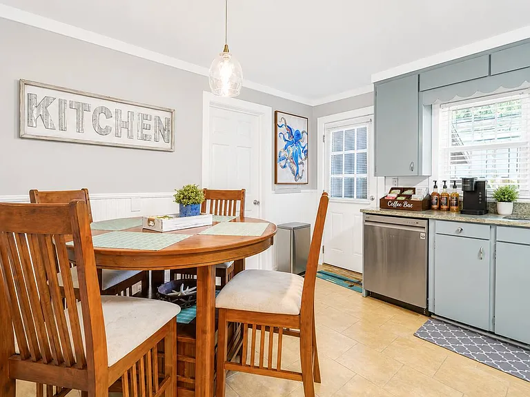 513 Demere Rd — Photo 4