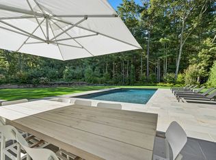 2 Old Pine Dr, East Hampton, NY 11937
