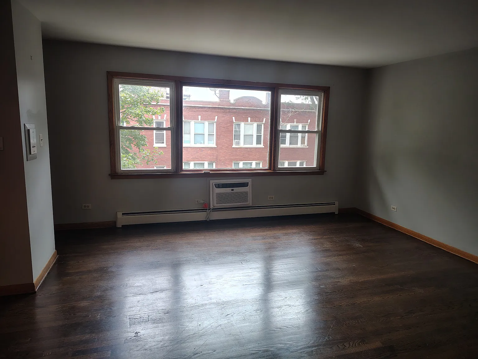 2 bed, 820 sqft, $1,450 — Photo 1