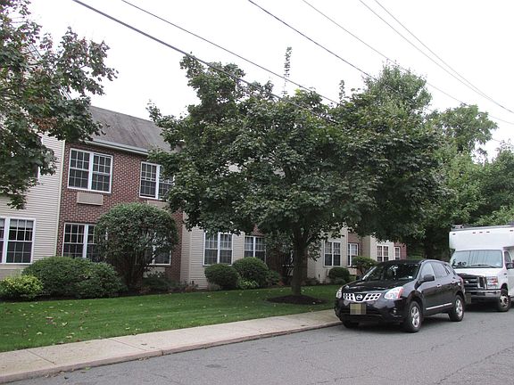 4th image of 25 Crest St APT 207