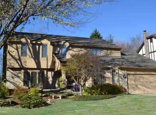 31135 Country Ridge Cir, Farmington Hills, MI 48331