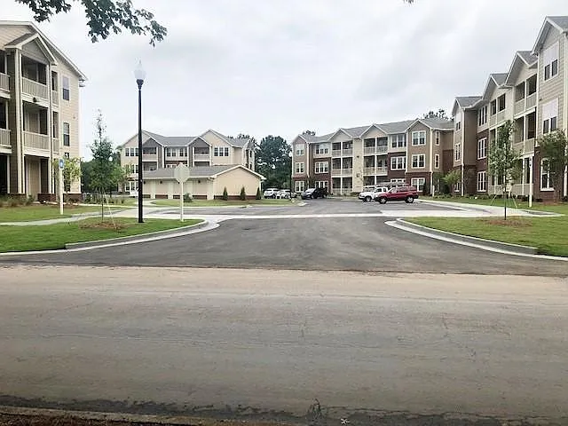 The Glen Apartments — Photo 30